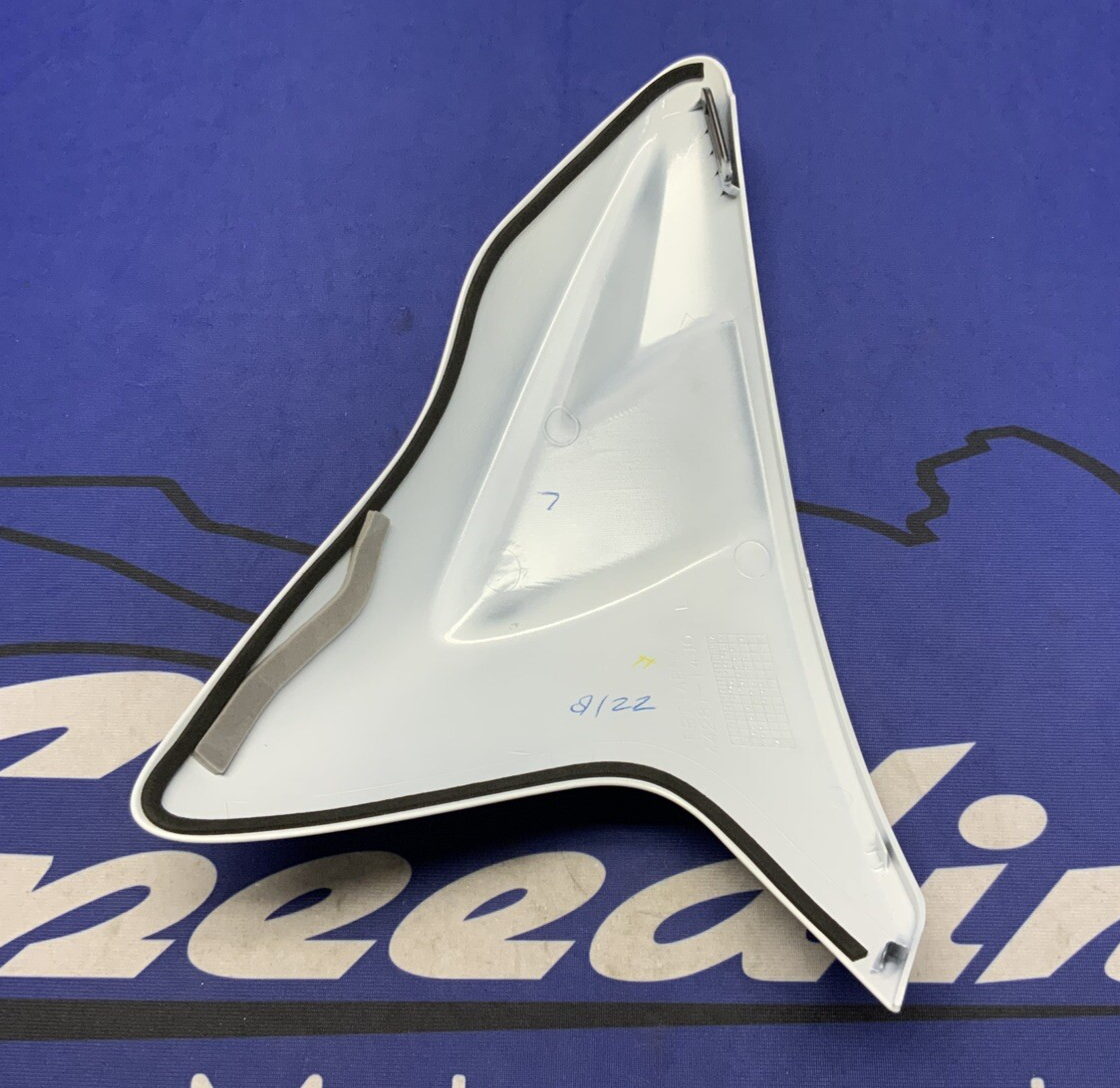 Suzuki Left White Fuel Tank Cover GSXR 600/750 2017-25 OEM 44280-14J80-YUH