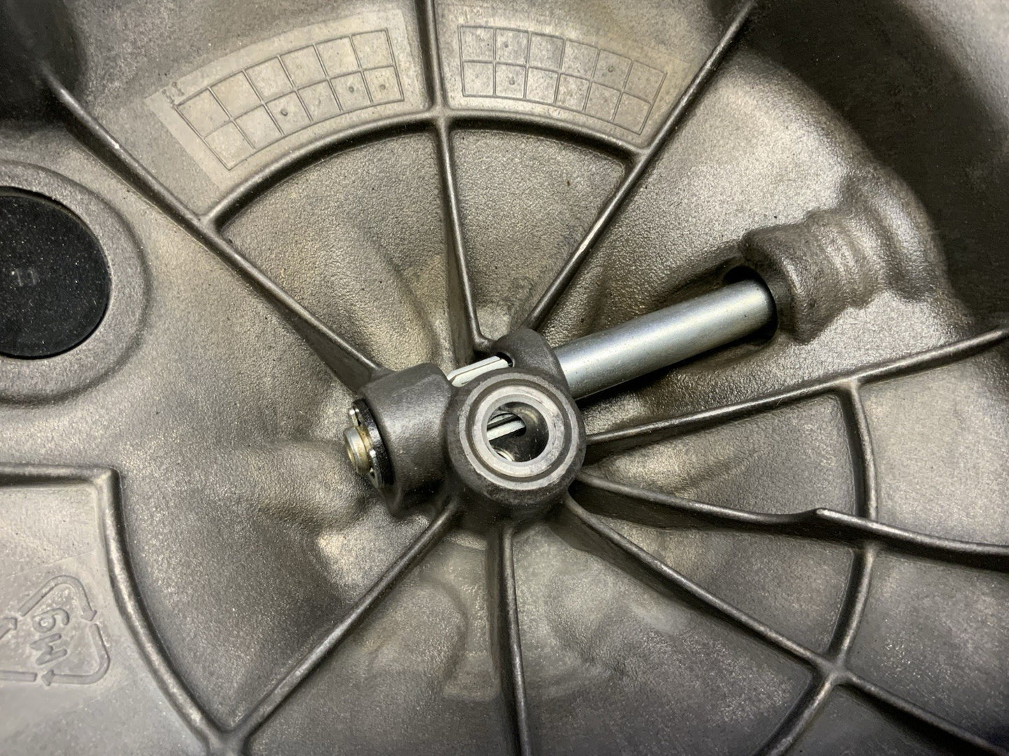 Yamaha Clutch Cover YZF-R6 2006-2020 OEM 2C0-15421-00-00