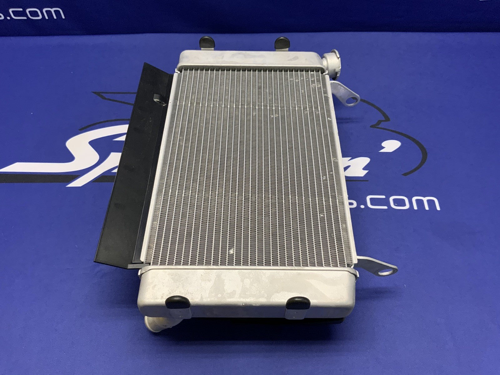 Suzuki Radiator Assembly W/Fan GSX-8R 2023-2026 OEM 17700-25L10-4