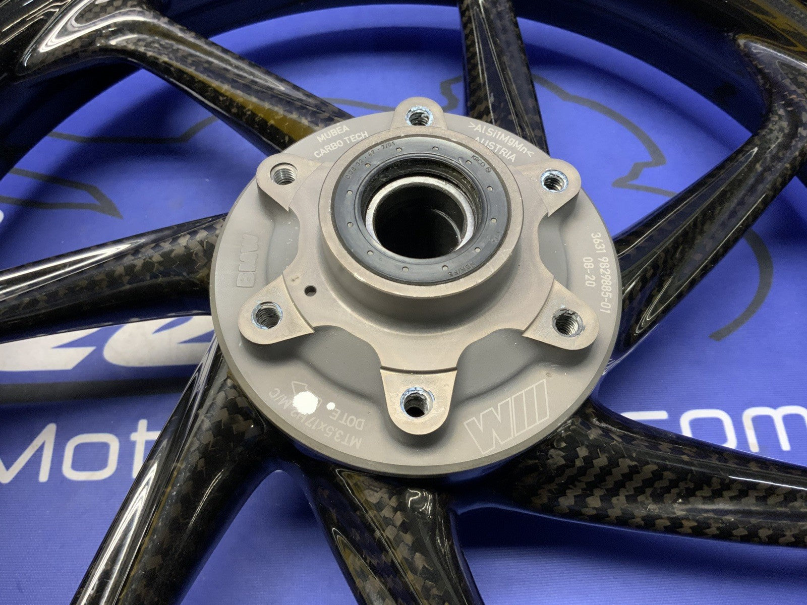 BMW Front Carbon Wheel M1000RR 2021-2023, S1000RR 2019-2022 OEM 36317925438