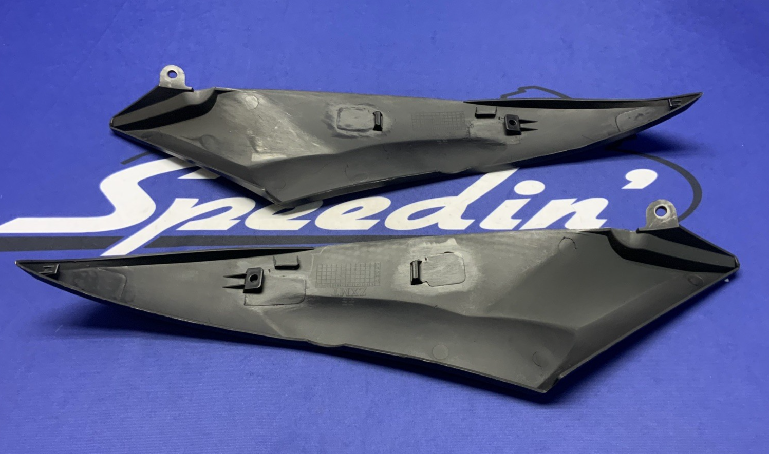 ZXMT Tank Trim Set W/ Stomp Grip Tank Grips YZF-R6 2006-2007 ‎XM23-068