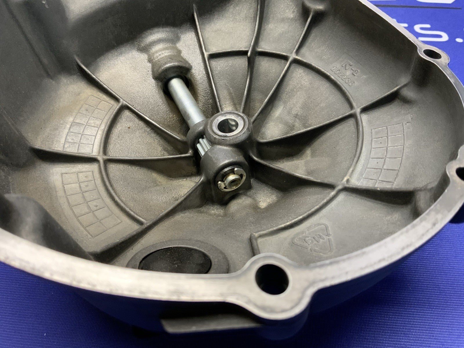 Yamaha Clutch Cover YZF-R6 2006-2020 OEM 2C0-15421-00-00