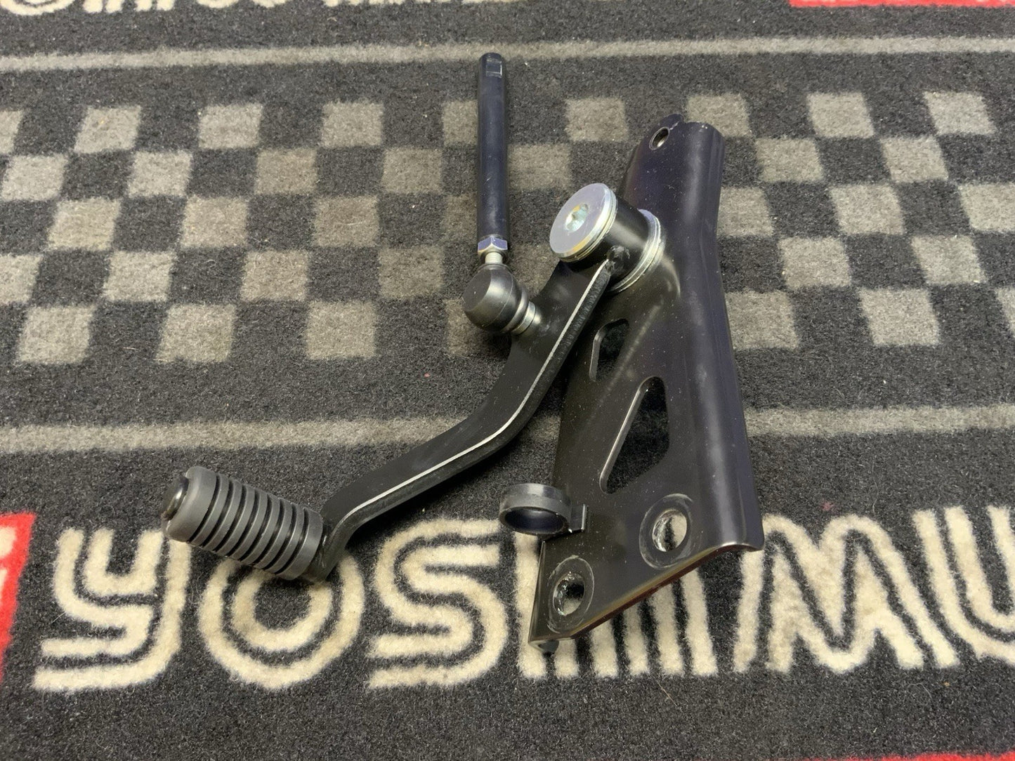 Suzuki Shift Lever Assembly W/Bracket & Shift Rod GSX-8R 24-26 OEM 25600-25L00-2