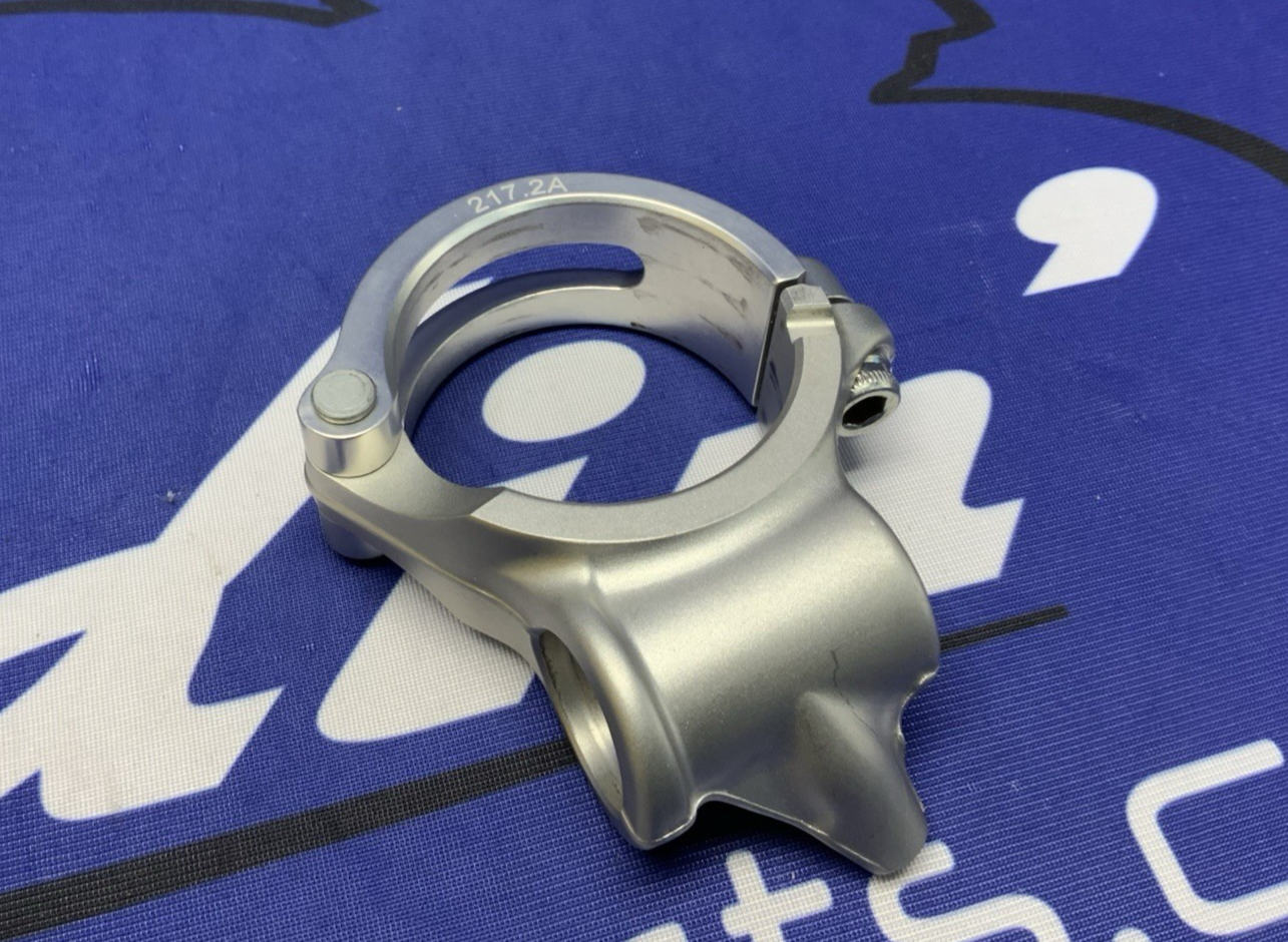 Ducati Right Handle Bar Clamp Panigale V4 2021-2025 OEM 36031991A