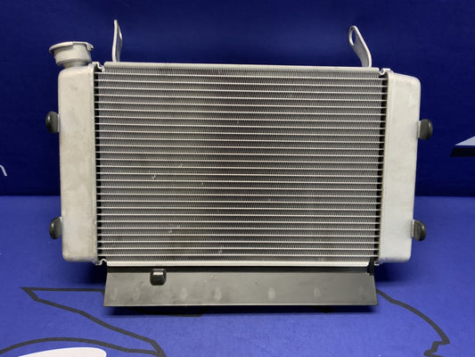 Suzuki Radiator Assembly W/Fan GSX-8R 2023-2026 OEM 17700-25L10-1