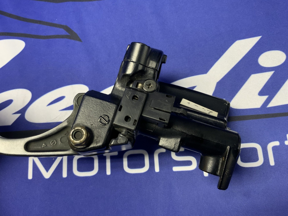 Kawasaki Clutch Master Cylinder Ninja ZX1000A 1986-1987 OEM 43015-1307