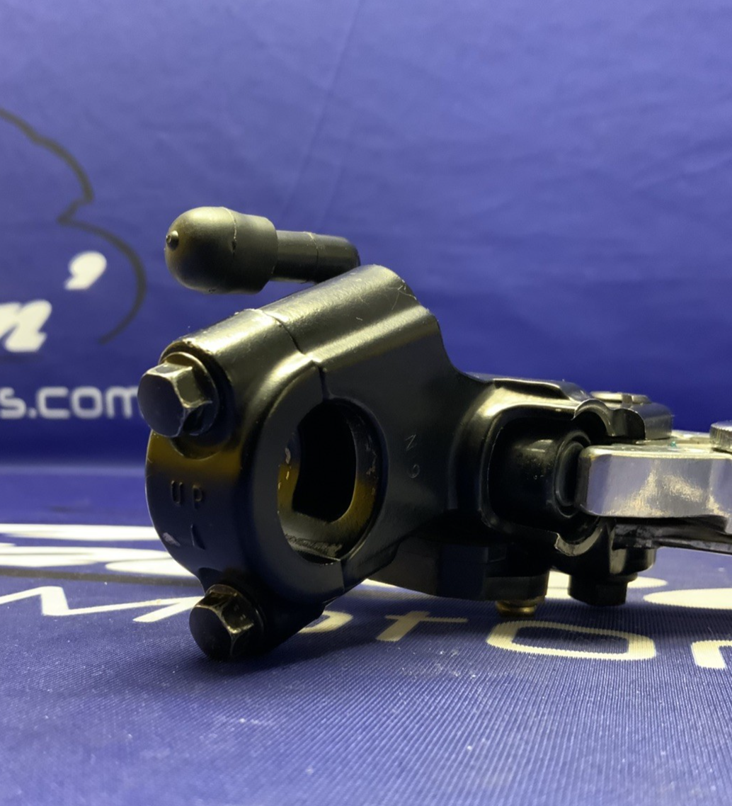 Suzuki Front Master Cylinder Assembly GSXR 600 1997-2000 OEM 59600-17C00