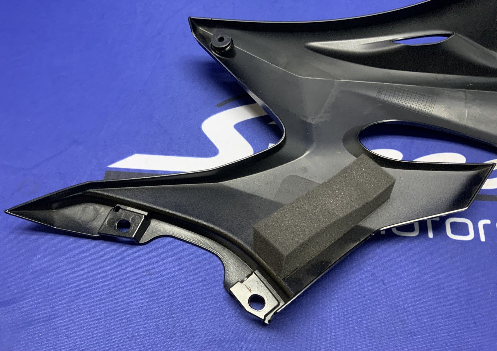 Yamaha Left Upper Fairing (Raven Black) YZF-R6 2017-2026 OEM BN6-2117V-00-P1-2