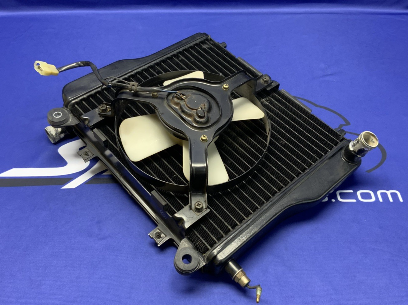 Kawasaki Radiator W/ Fan Assembly Ninja 1000R ZX1000A 1986-1987 OEM 39060-1063