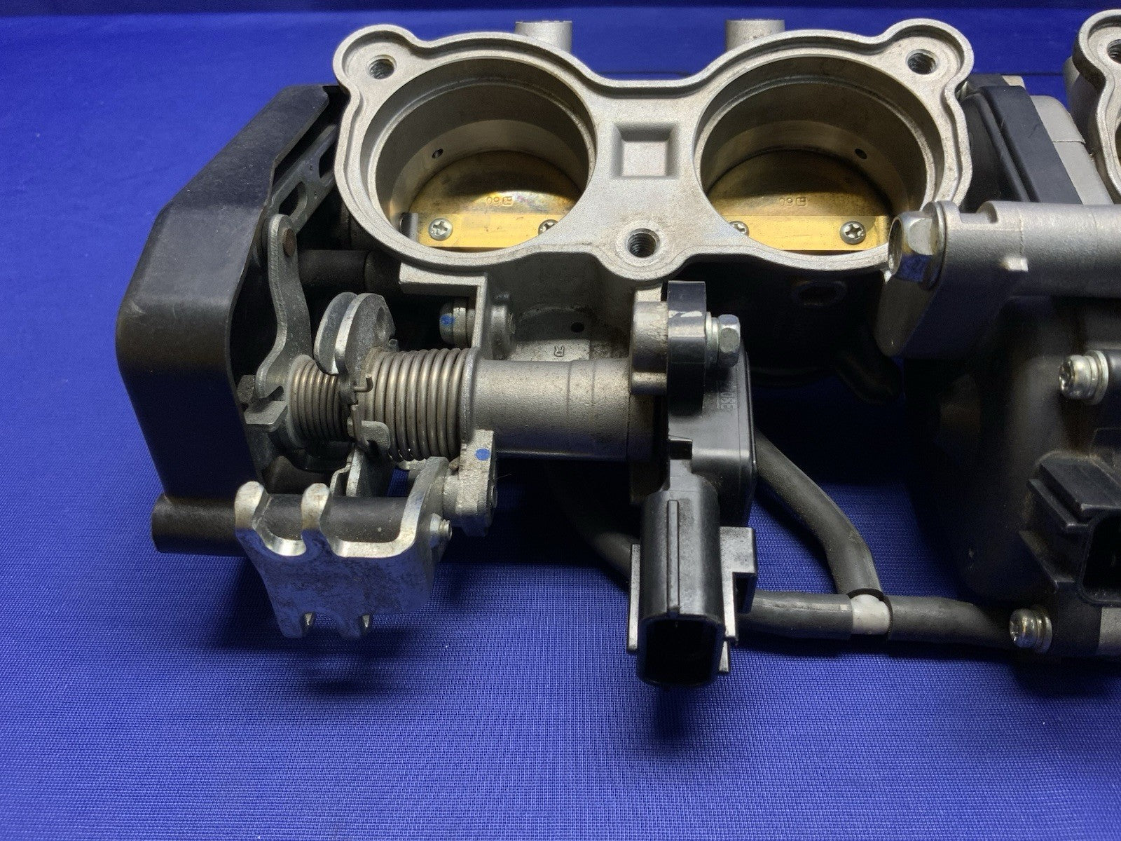 Yamaha Throttle Body Assembly YZF-R1 2012-2014 OEM 1KB-13750-01-00