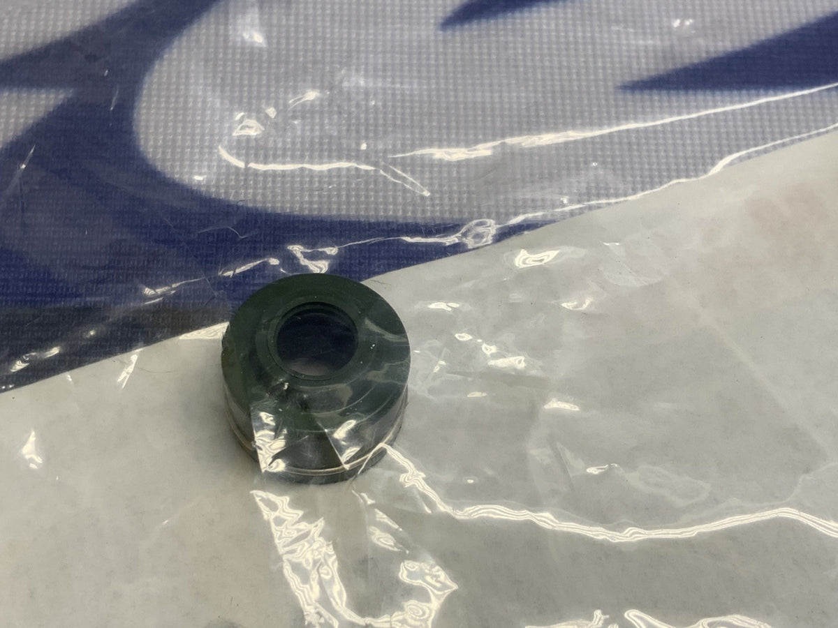 Yamaha Valve Stem Seal TTR125L 2000-2015 OEM 2HX-12119-00-00