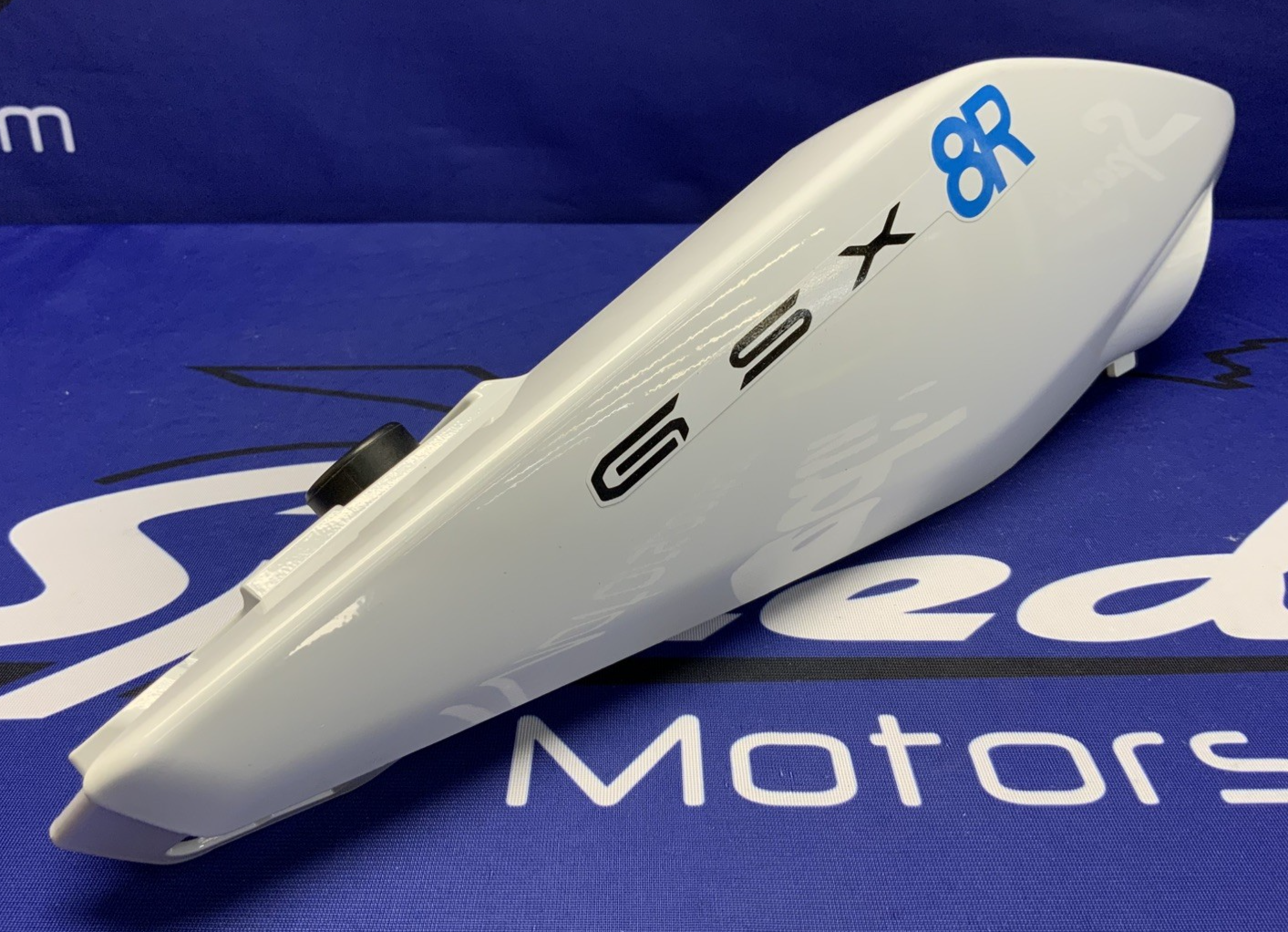 Suzuki Left Tail Fairing (Pearl Tech White) GSX-8R 2026 OEM 47210-25L11-QU2-1