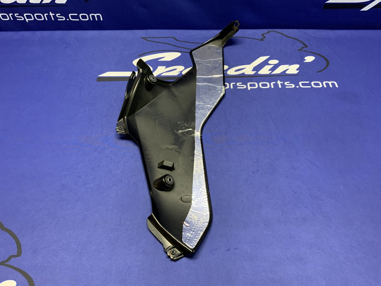 Yamaha Right Lower Fairing (Raven Black) YZF-R6 2017-2026 OEM BN6-28395-00-P1-3