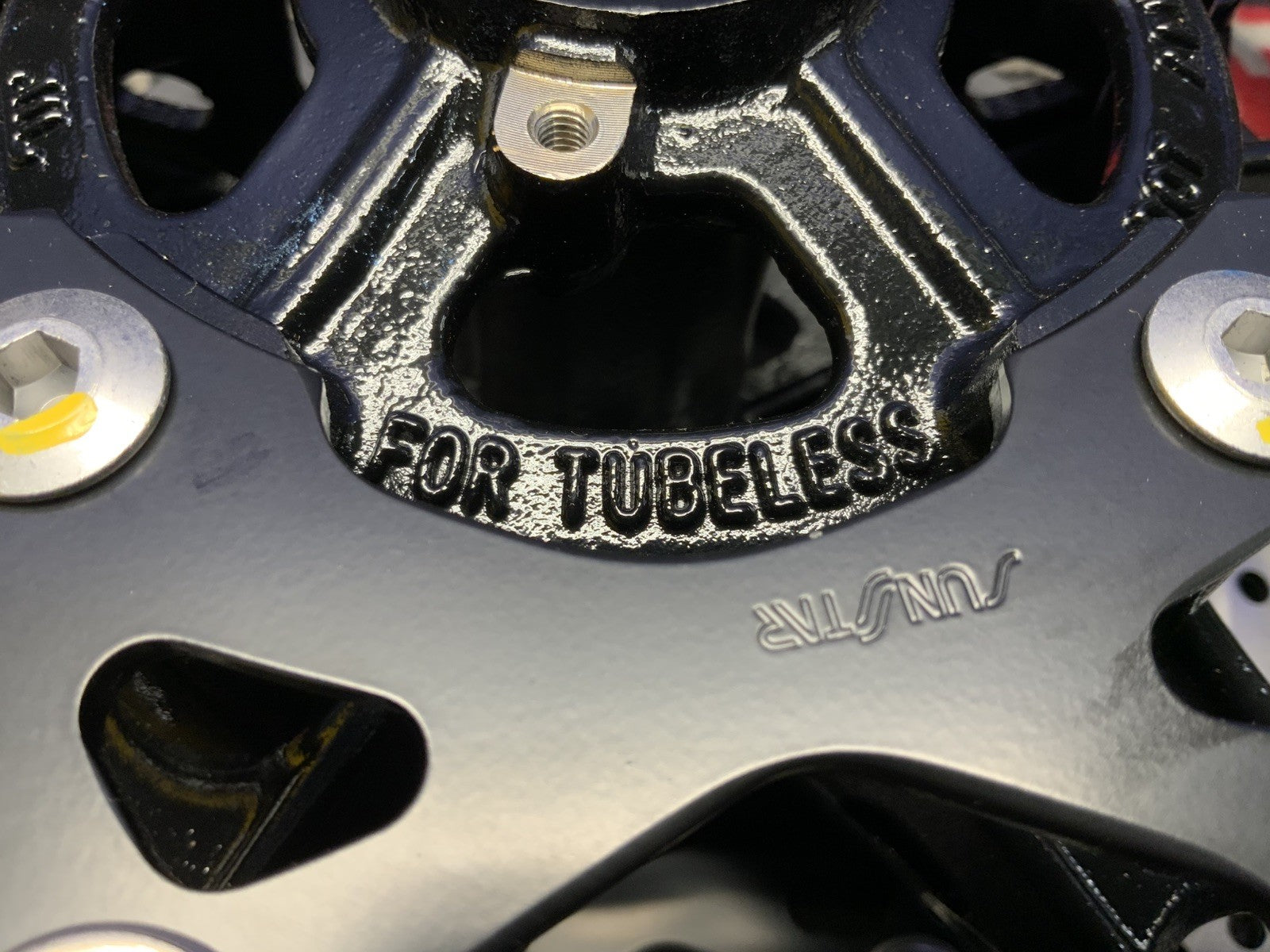 Suzuki Front Wheel W/ Rotors(Gloss Black) GSX-8R 2024-2026 OEM 54111-25L00-019-1