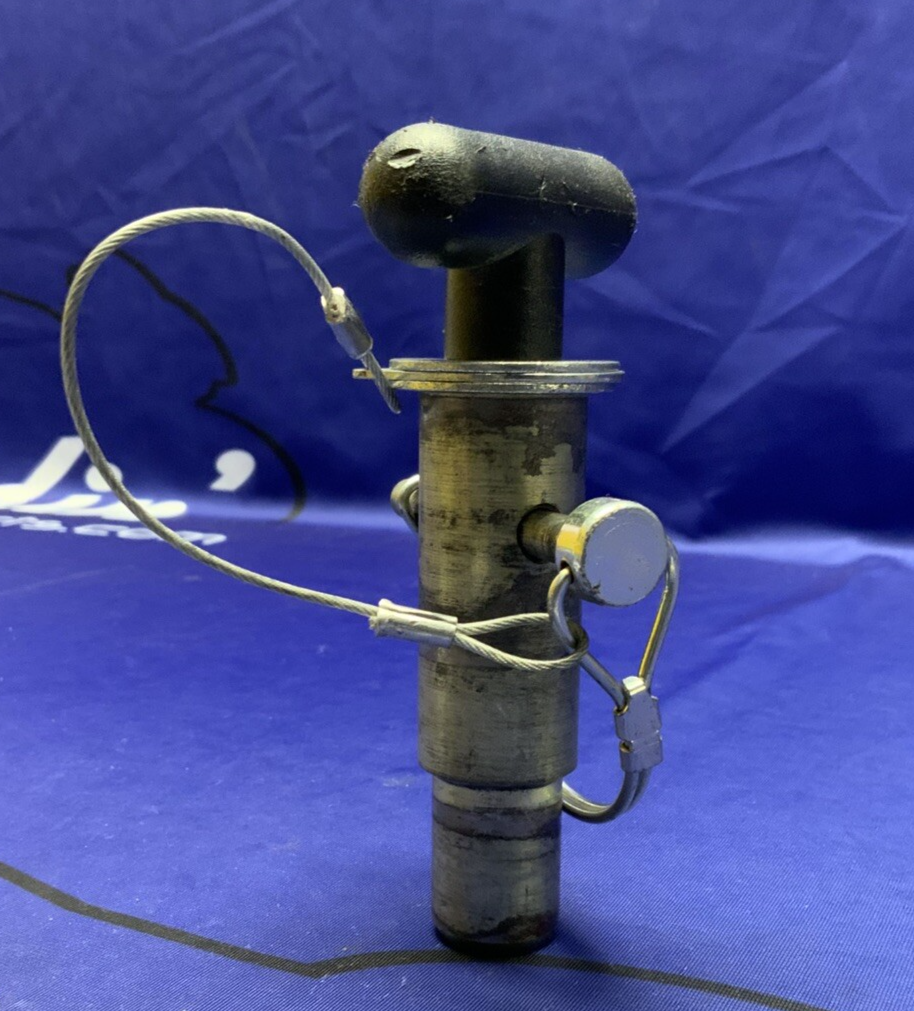 Pitbull Restraint Right Pin CNR M1000RR 2021-2023 F0075CN-000