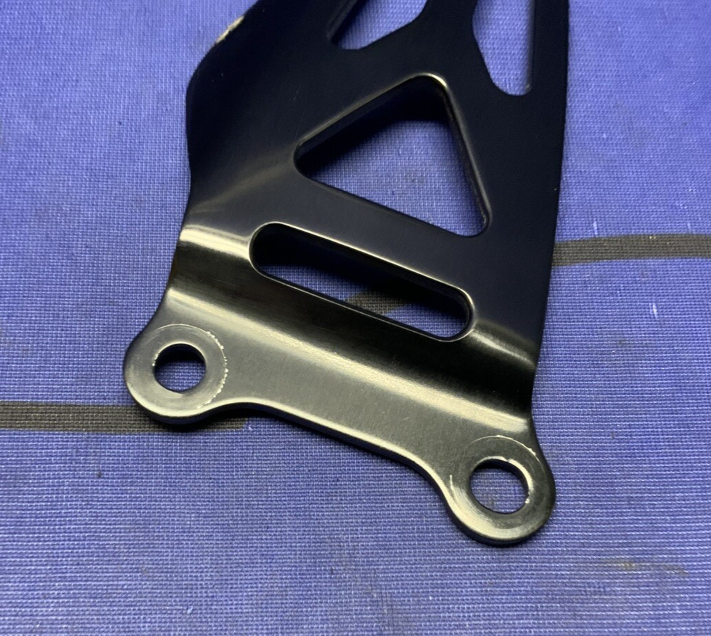 Suzuki Right Heel Guard GSXR 600/750 2011-2025 OEM 43571-47H30