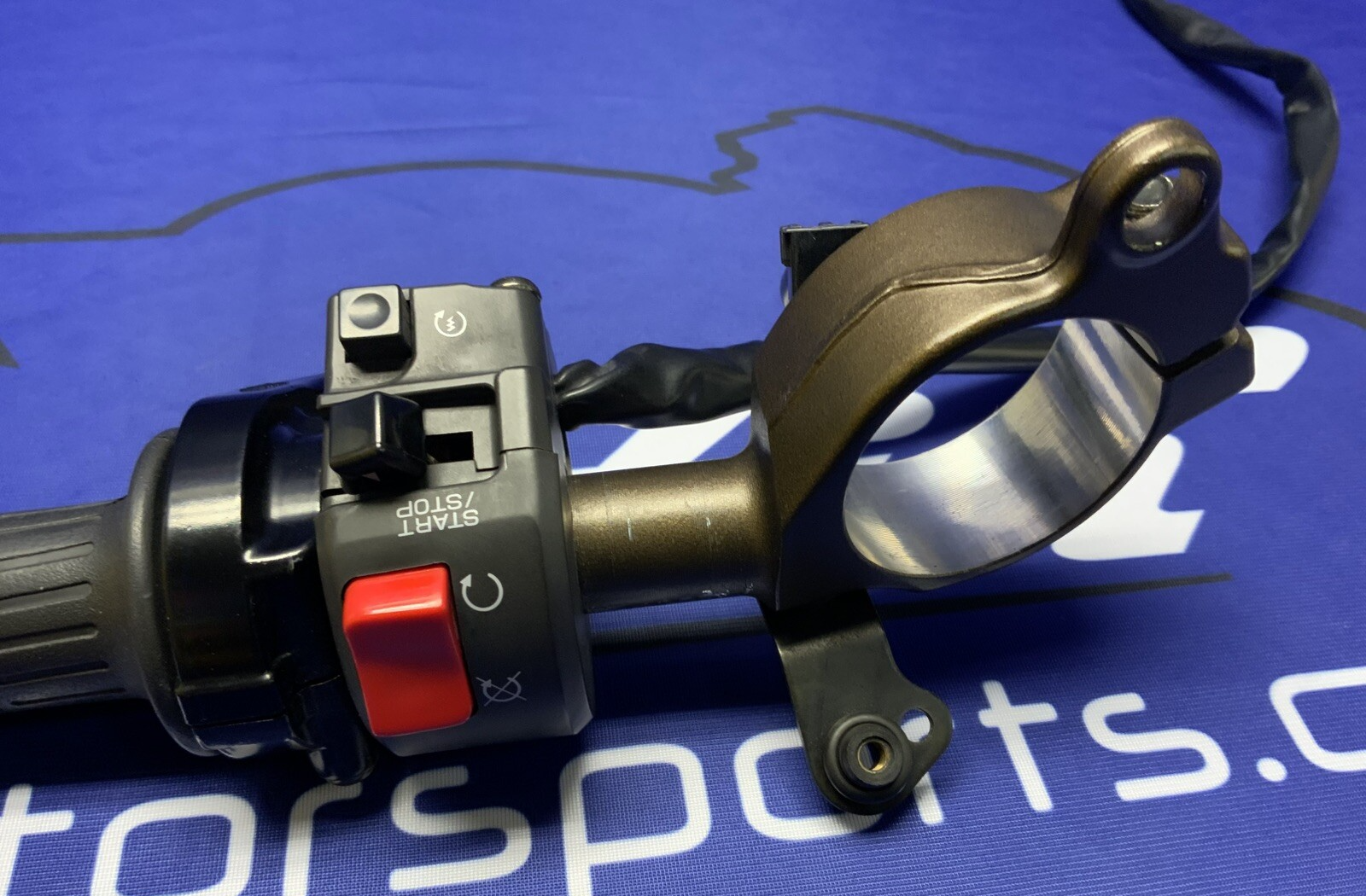 Kawasaki Right Handlebar W/ Switch Assembly ZX-6RR 2003-2006 OEM 46003-1591