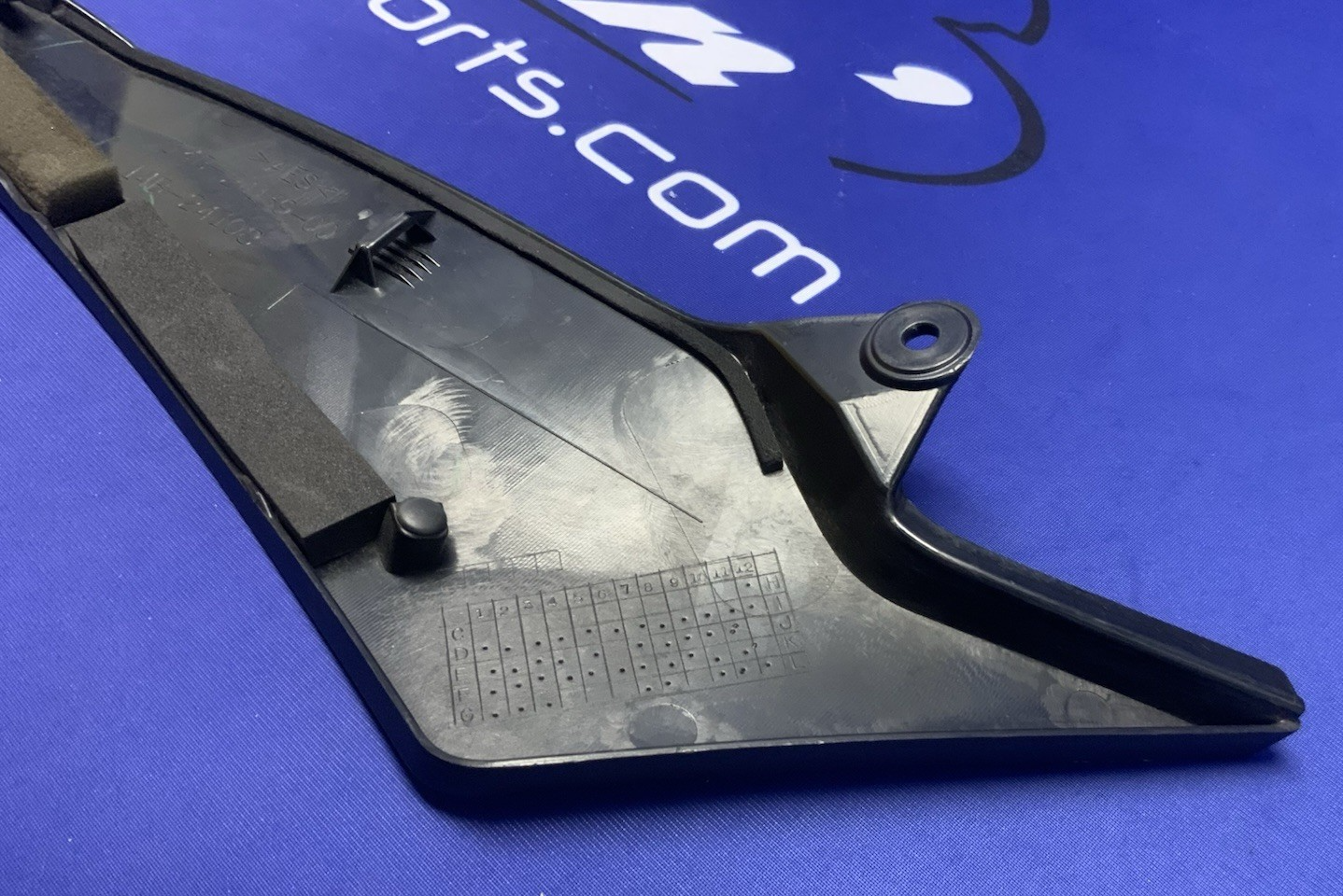 Yamaha Right Side Tank Cover R1 2012-2014 OEM 14B-24108-10-00