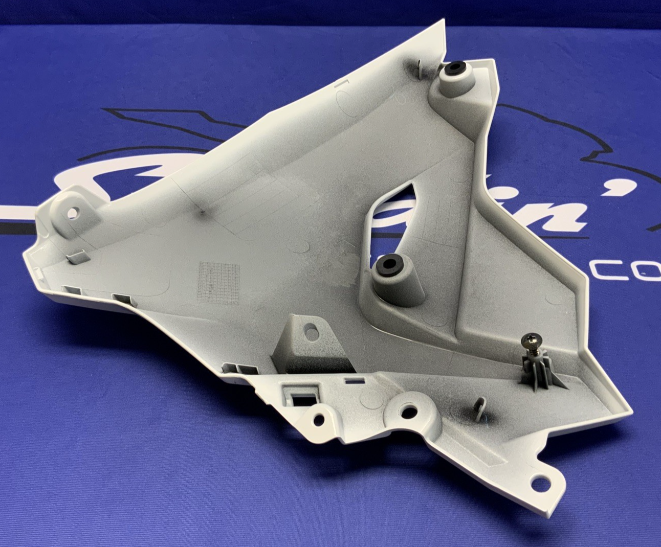 Suzuki Left Lower Fairing (Pearl Tech White) GSX-8R 2026 OEM 94480-25L20-QU2-1