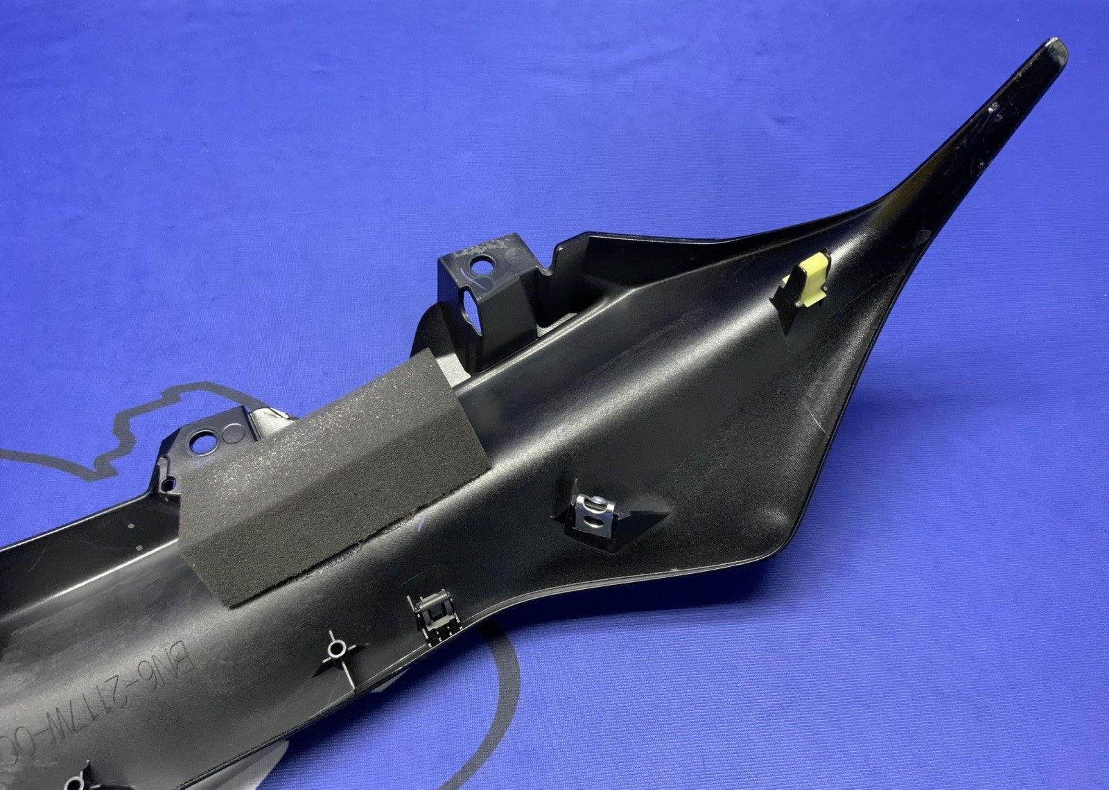 Yamaha Right Upper Fairing (Raven Black) YZF-R6 2017-2026 OEM BN6-2117W-00-P1-1