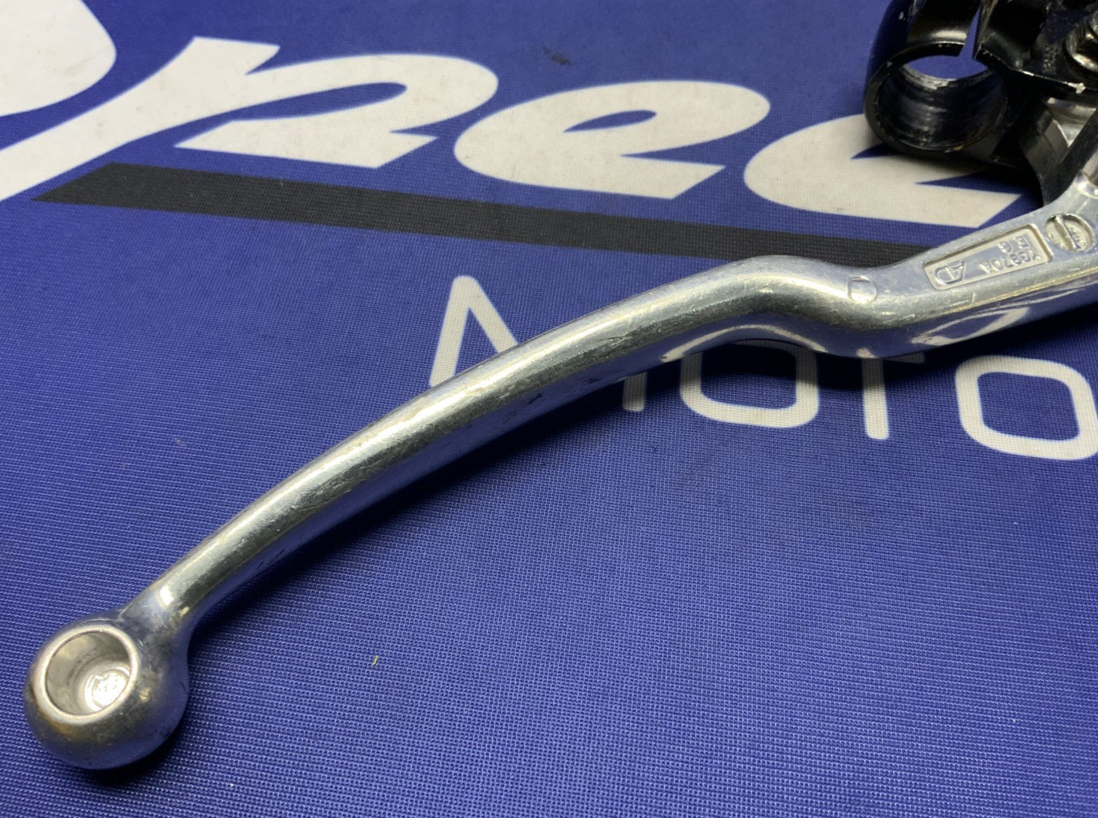 Yamaha Clutch Lever Assy YZF-R6 1999-2010 OEM 2C0-82910-02-00