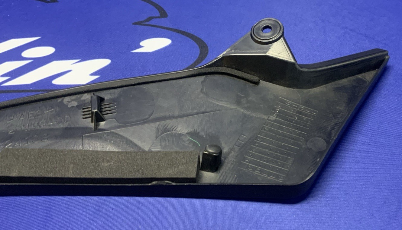 Yamaha Right Side Tank Cover R1 2012-2014 OEM 14B-24108-10-00