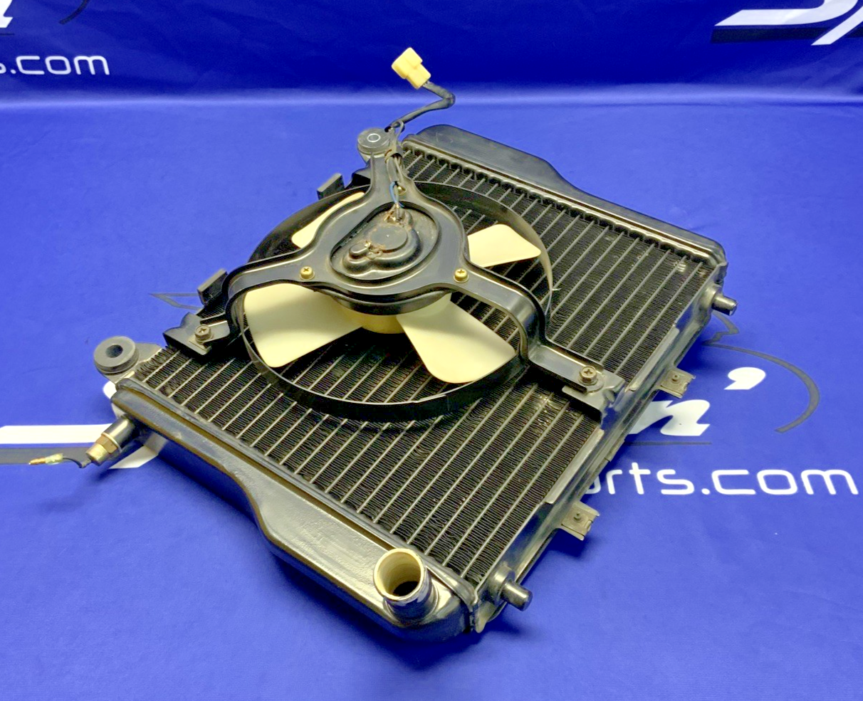 Kawasaki Radiator W/ Fan Assembly Ninja 1000R ZX1000A 1986-1987 OEM 39060-1063
