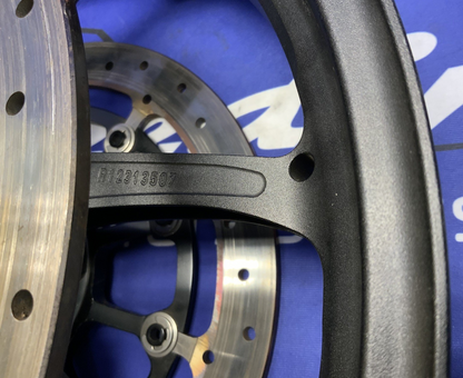 OZ Racing Cattiva Forged Magnesium Front Wheel M1000RR 2020-2024 C3232BM35X-Z1M