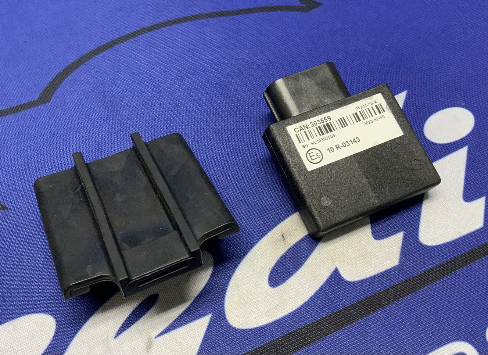 Kawasaki Steering Damper ECU (Ohlin's) ZX-10R/RR 2021-2025 OEM 21175-1529