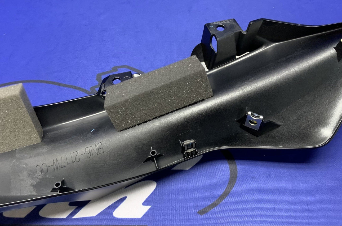 Yamaha Right Upper Fairing (Raven Black) YZF-R6 2017-2026 OEM BN6-2117W-00-P1-3