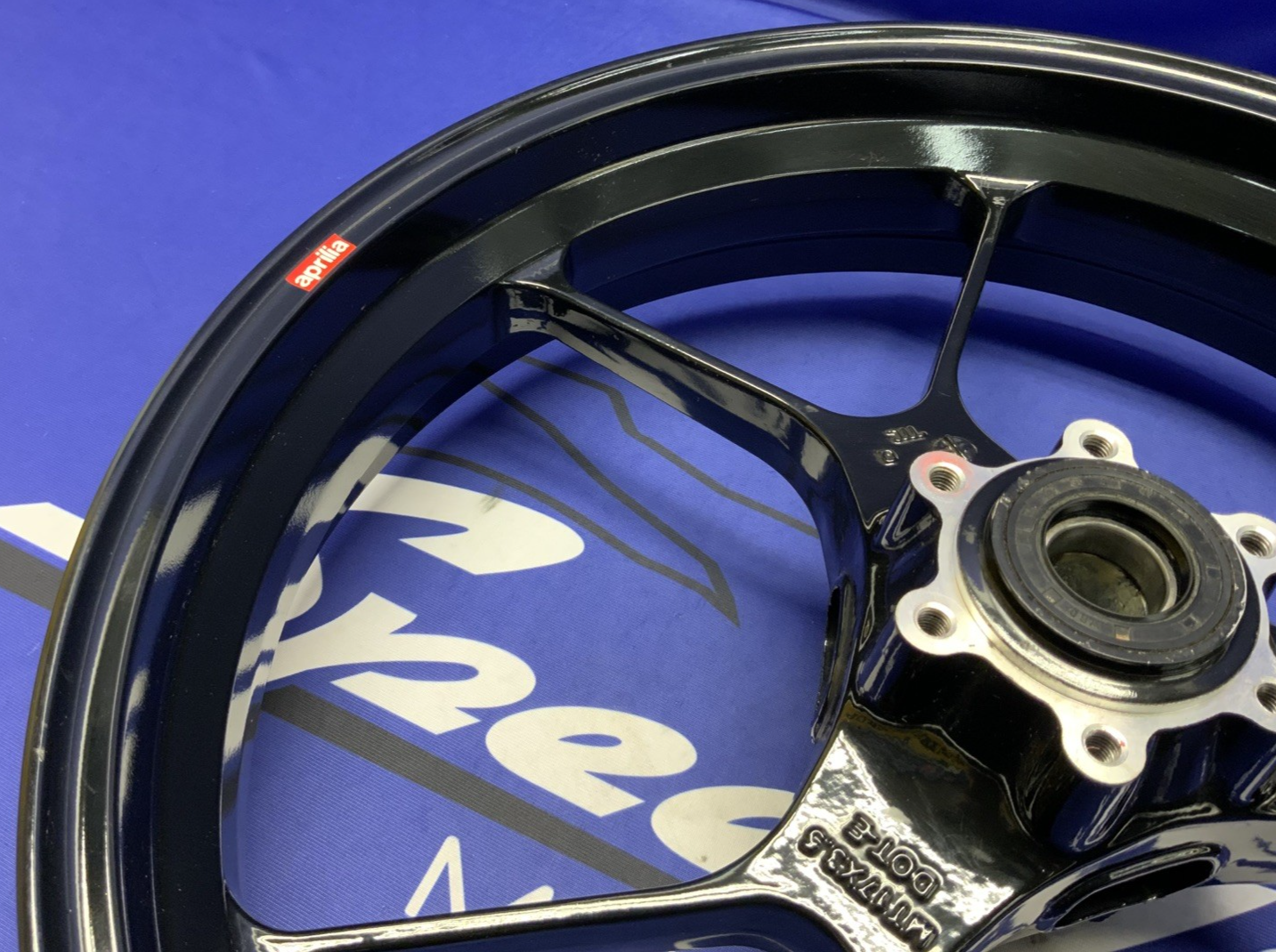 Aprilia Front Wheel (Black) RSV4 2012-2026 OEM 896754