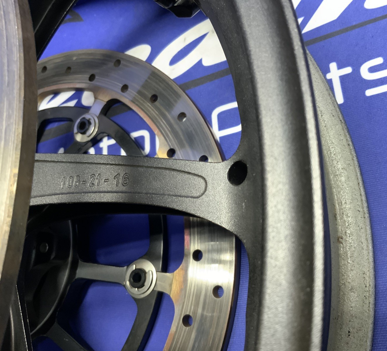 OZ Racing Cattiva Forged Magnesium Front Wheel M1000RR 2020-2024 C3232BM35X-Z1M
