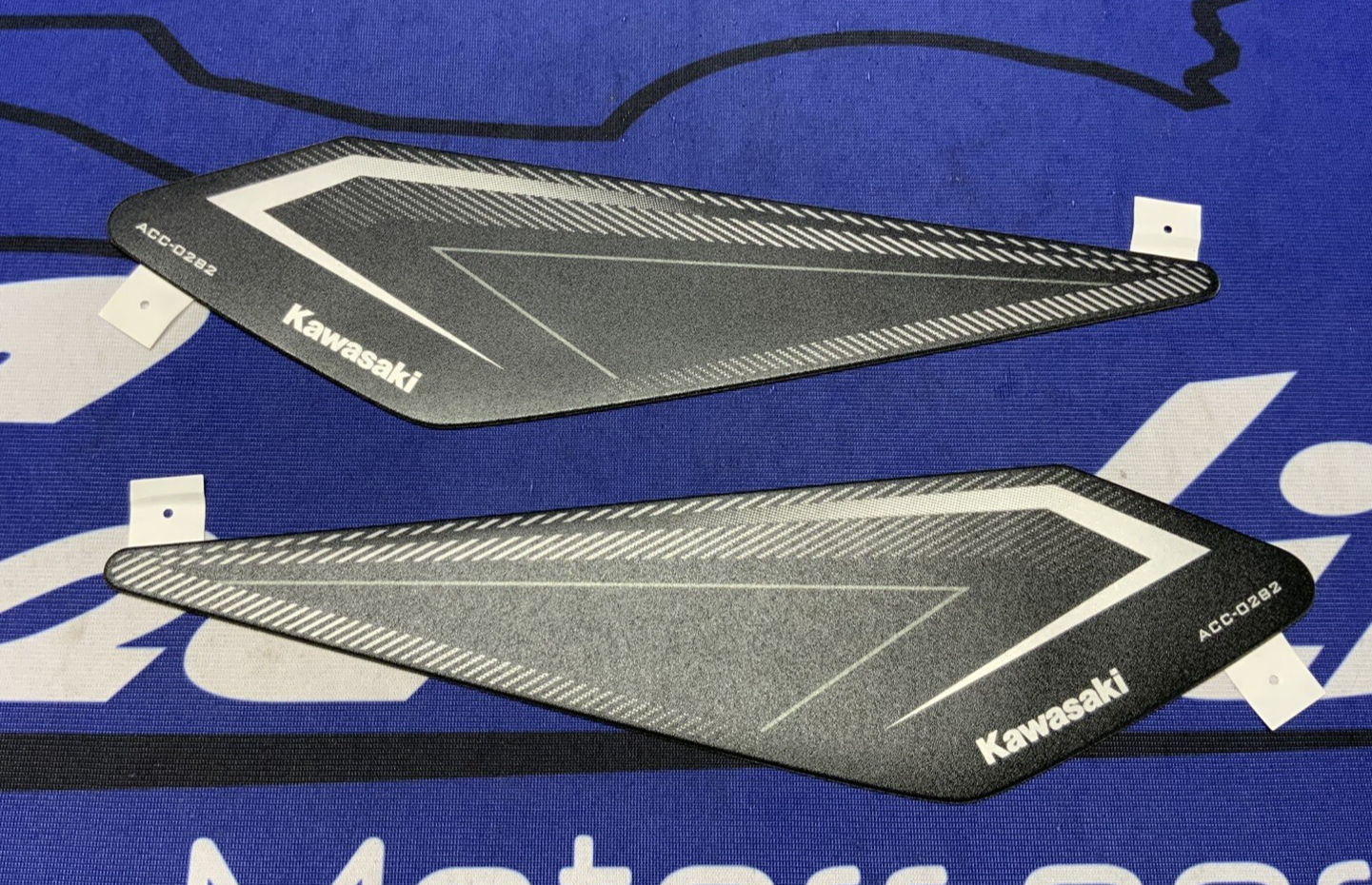 Kawasaki Knee Pad Set Ninja 400 2018-2023 OEM 99994-1129