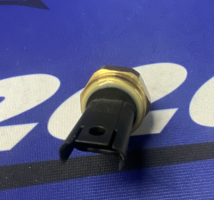 BMW Fuel Pressure Sensor E82 2008-2013 OEM 13539899007