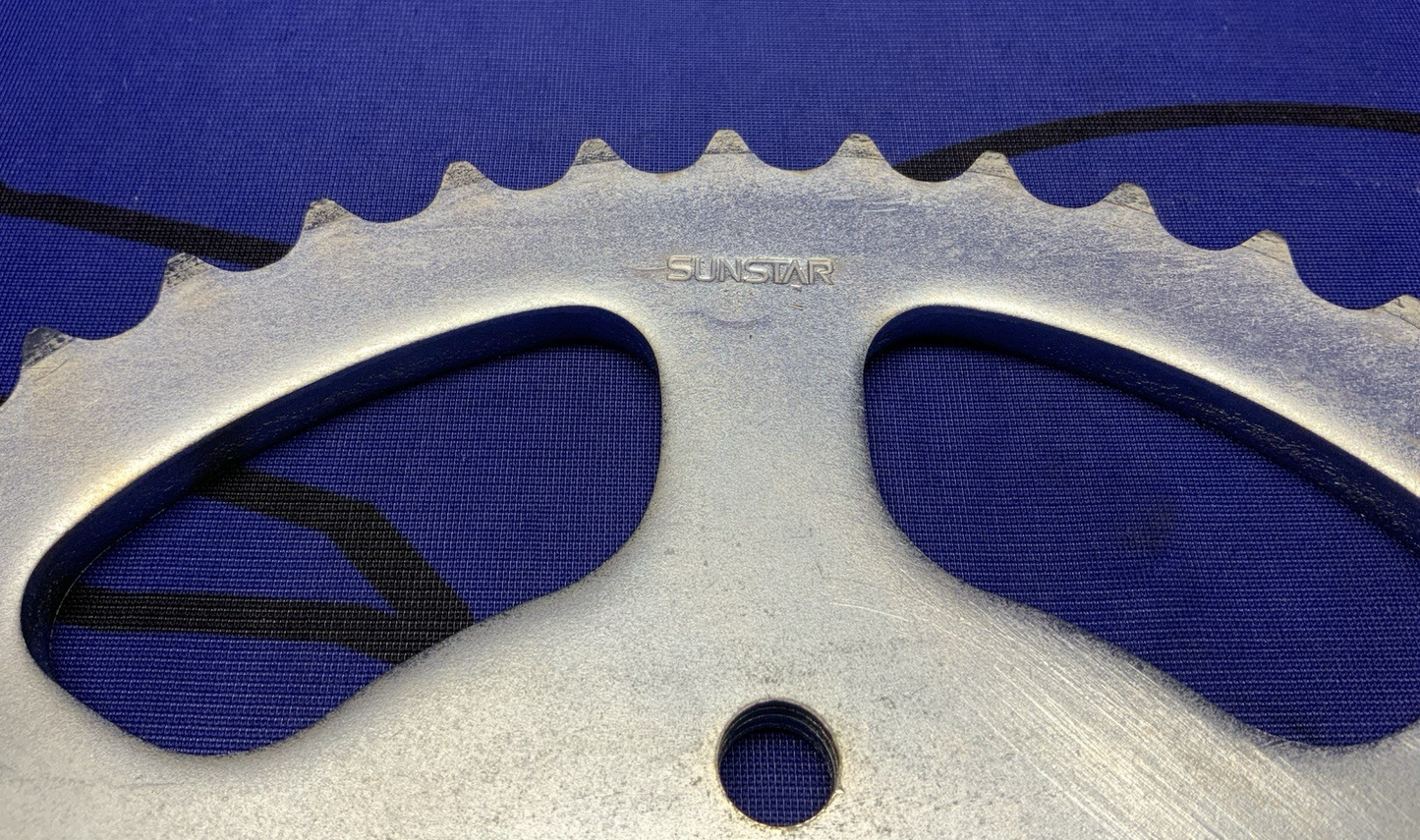 Sunstar Rear Wheel Drive Sprocket Suzuki GS 400/425/450 1977-1983 OEM S-44000R