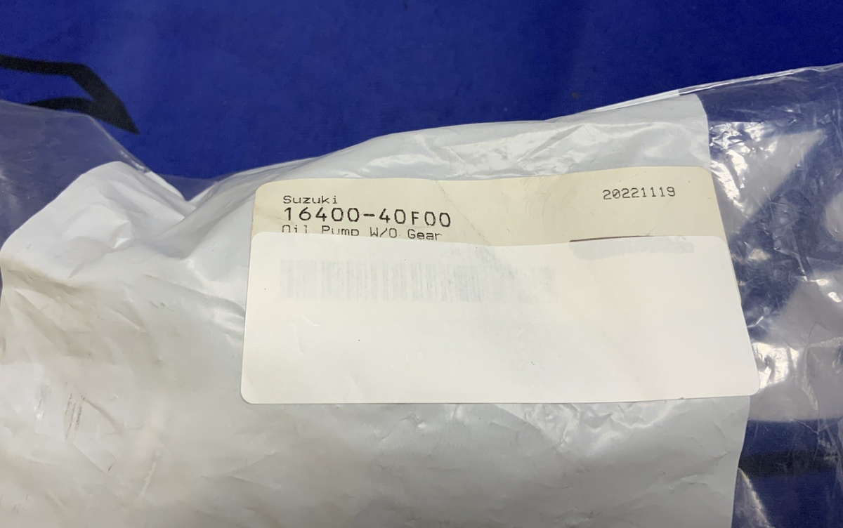 Suzuki Oil Pump Assembly GSX-R1000 01-04 OEM 16400-40F00