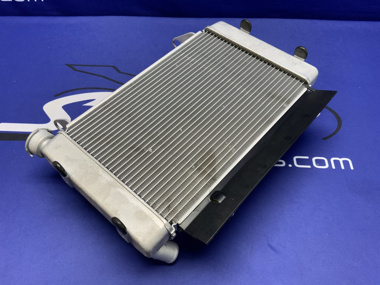 Suzuki Radiator Assembly W/Fan GSX-8R 2023-2026 OEM 17700-25L10-1
