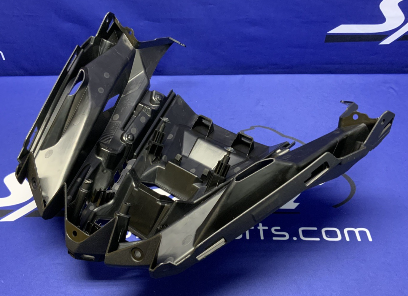 Suzuki Front Cowling Body GSX-8R 2024-2026 OEM 94412-25L00-1