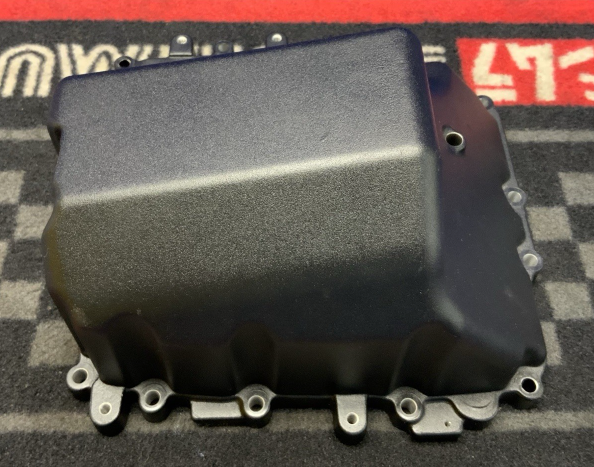 Triumph Oil Pan Street Triple 2023-2026 OEM T1230155