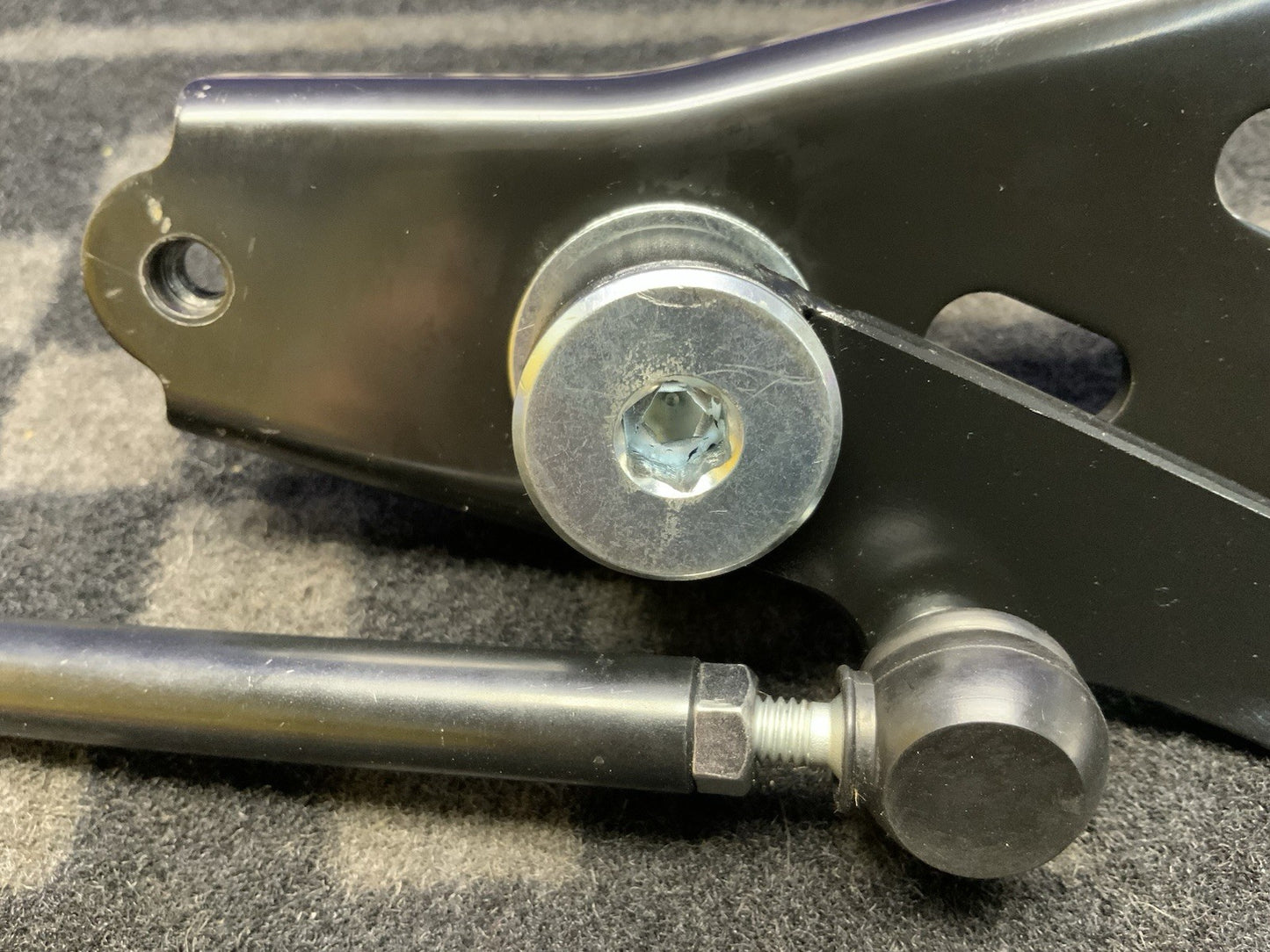 Suzuki Shift Lever Assembly W/Bracket & Shift Rod GSX-8R 24-26 OEM 25600-25L00-2