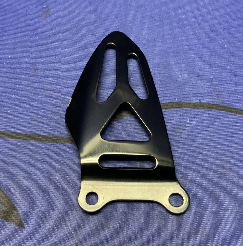 Suzuki Right Heel Guard GSXR 600/750 2011-2025 OEM 43571-47H30