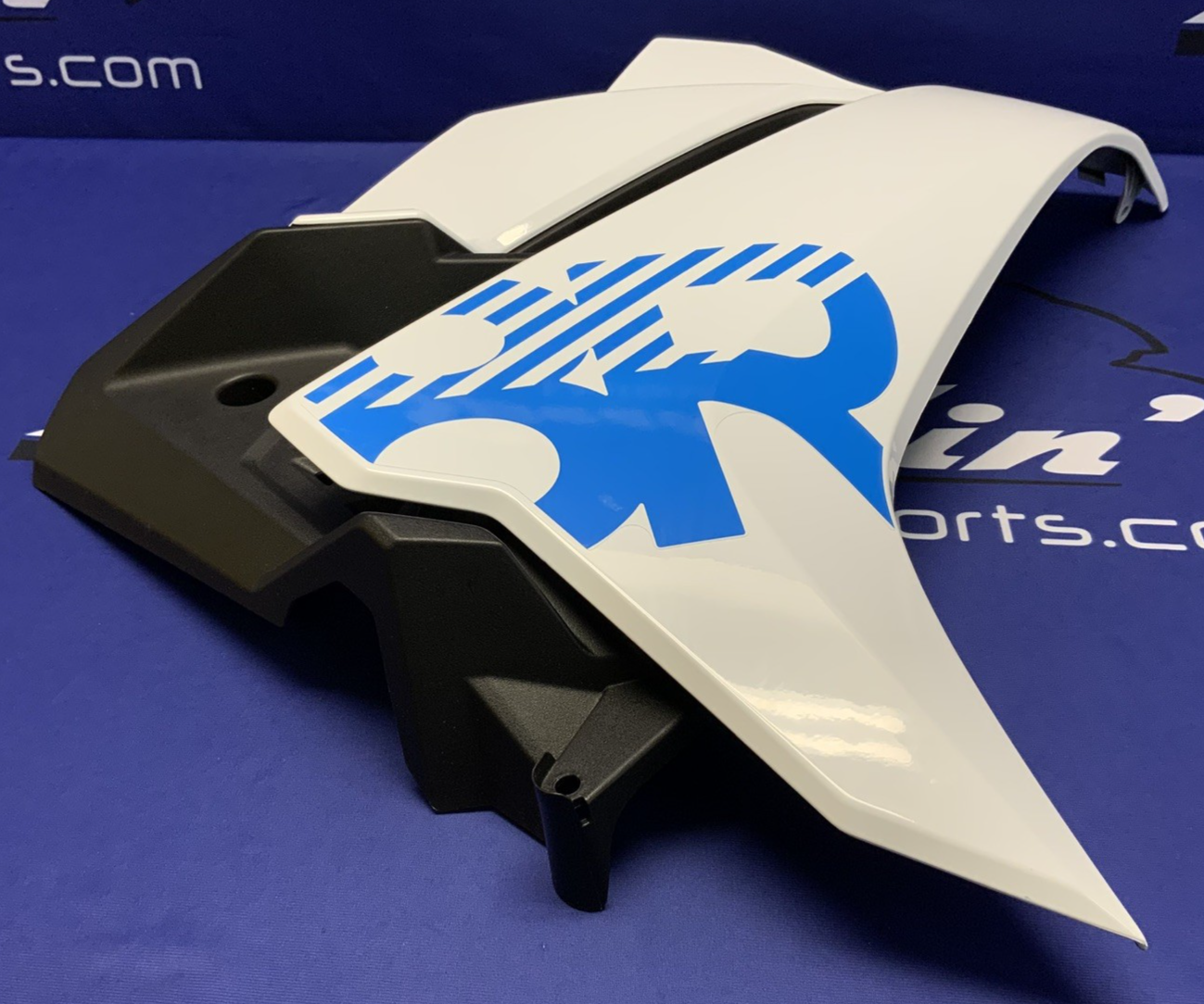 Suzuki Right Upper Fairing (Pearl Tech White) GSX-8R 2026 OEM 94470-25L10-QU2