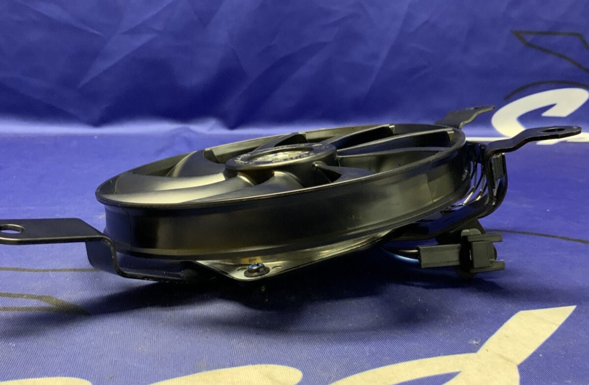 Suzuki Right Radiator Fan Assembly GSXR 1000/R 2017-2025 OEM 17810-17K00