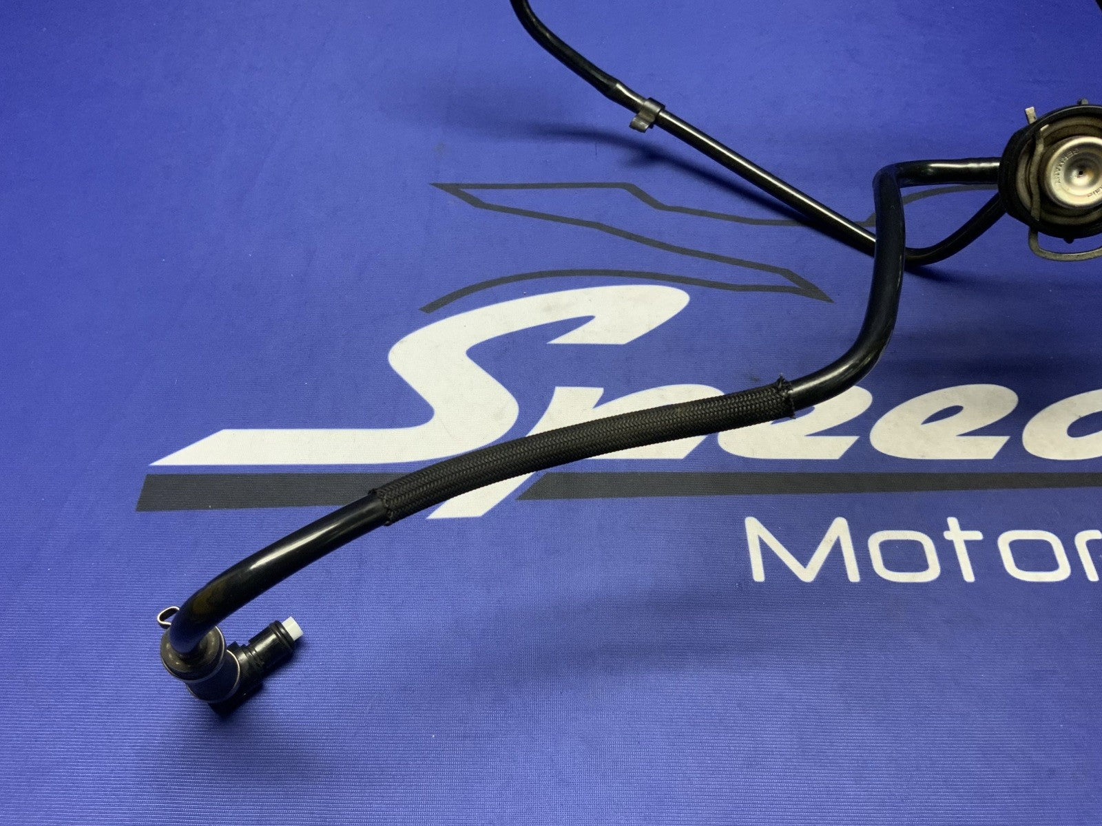 BMW Fuel Distributor Line Assembly R1200GS 2004-2007 OEM 13537696034