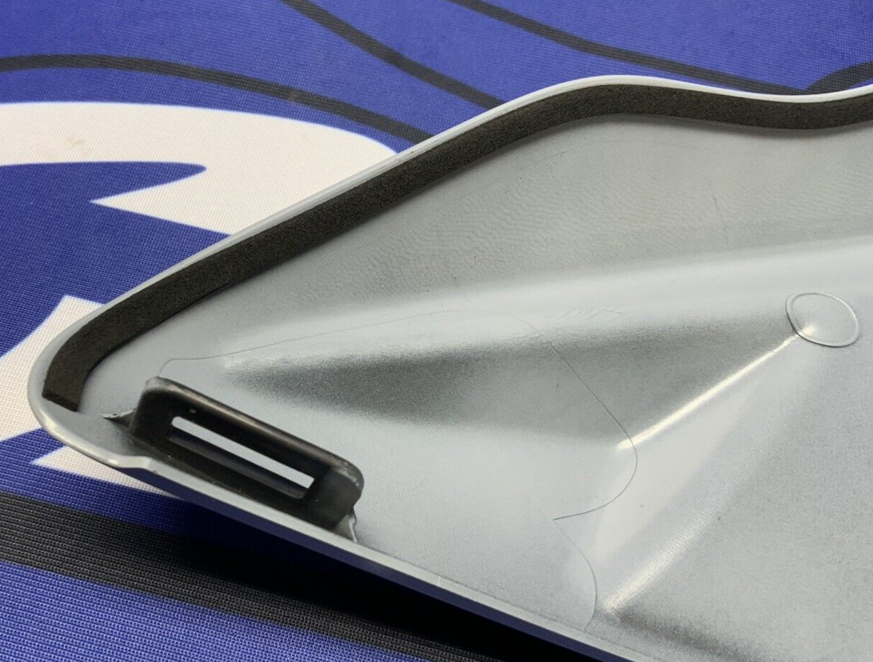 Suzuki Right Side Gray Fuel Tank Cover GSXR600/750 2022,2023 OEM 44270-14J80-QT7