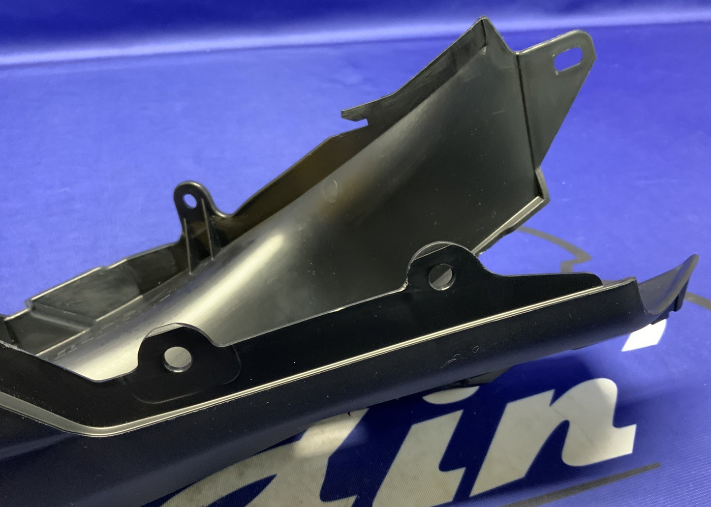 Yamaha Left Tail Inner Fairing YZF-R7 2022-2025 OEM BEB-21731-00-00