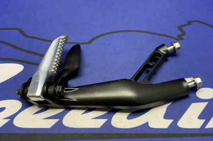Yamaha Right Passenger Foot Rest YZF-R7 2022-2025 OEM 2CR-2742L-01-00