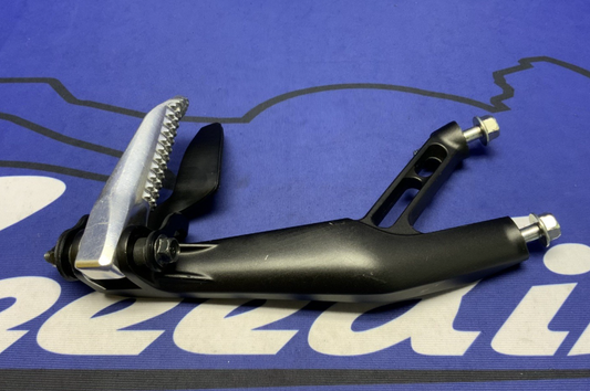 Yamaha Right Passenger Foot Rest YZF-R7 2022-2025 OEM 2CR-2742L-01-00