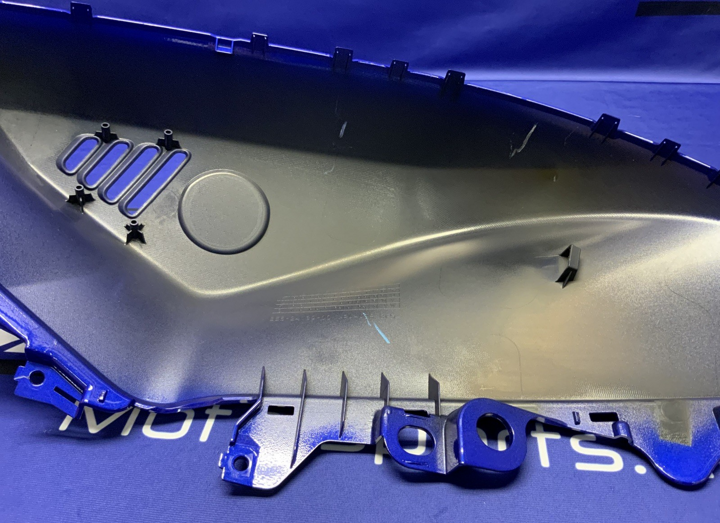 Yamaha Right Tank Fairing (Blue) YZF-R7 2022-2025 OEM BEB-24139-00-P0