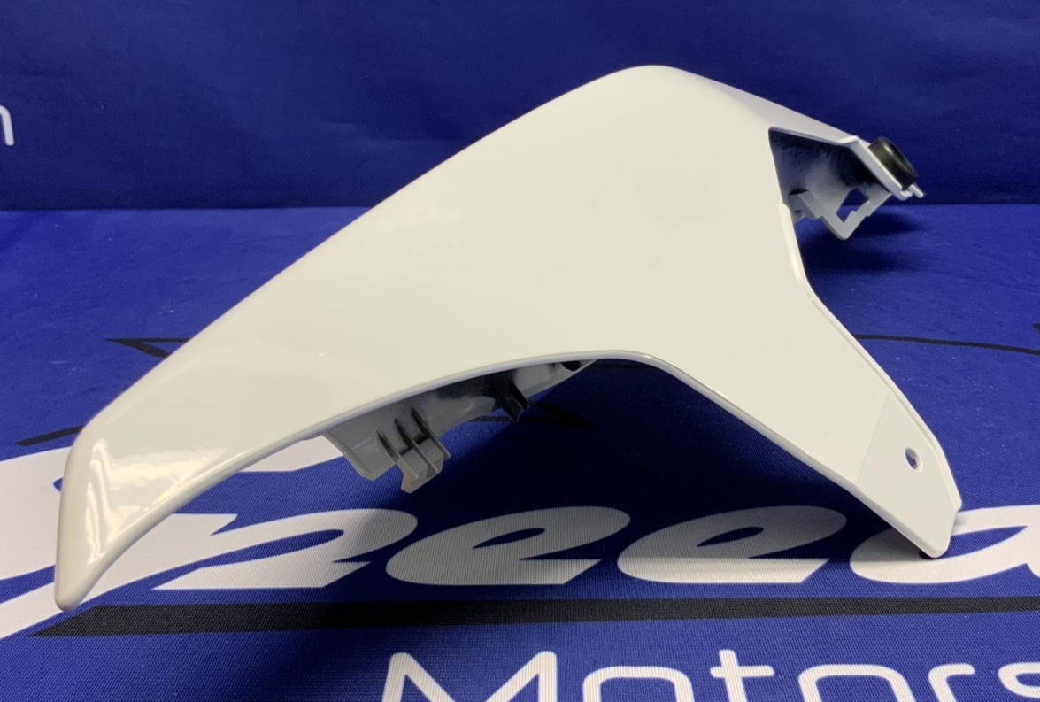 Suzuki Left Tail Fairing (Pearl Tech White) GSX-8R 2026 OEM 47210-25L11-QU2-1